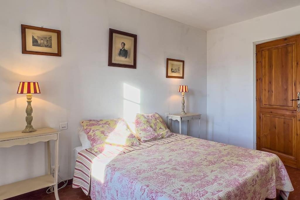 생 질 Mas De Charme En Pleine Camargue 빌라 외부 사진